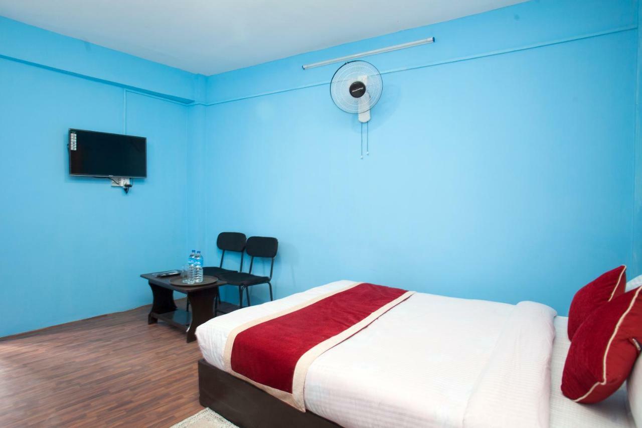 Hotel Crossroads Катманду Екстер'єр фото