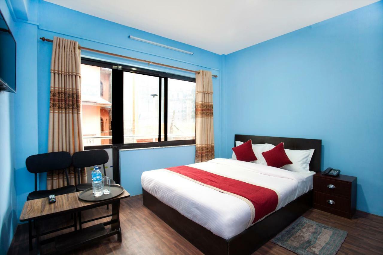 Hotel Crossroads Катманду Екстер'єр фото