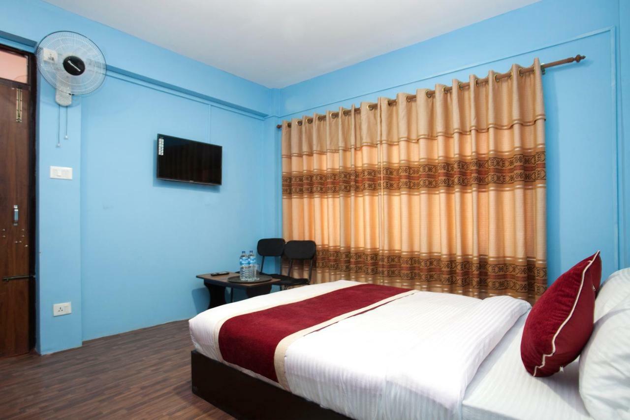 Hotel Crossroads Катманду Екстер'єр фото