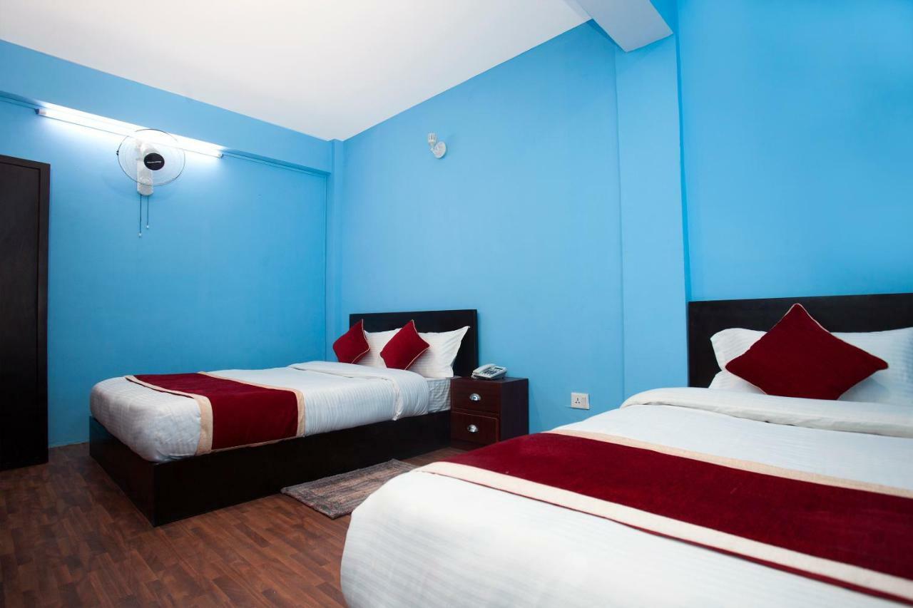 Hotel Crossroads Катманду Екстер'єр фото