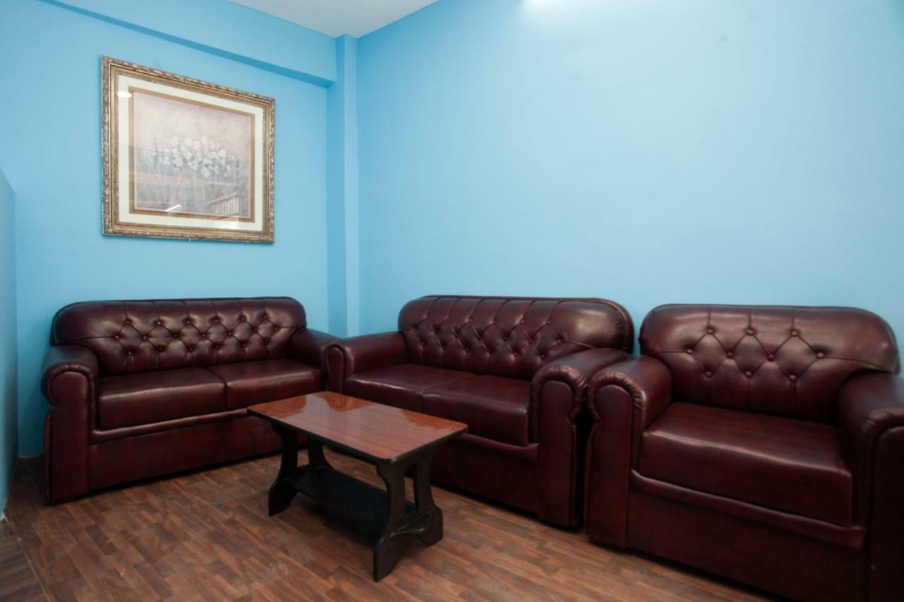 Hotel Crossroads Катманду Екстер'єр фото